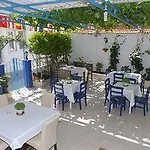 Nese Otel Πανσιόν Çeşme