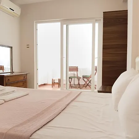 Nese Otel Πανσιόν 3*